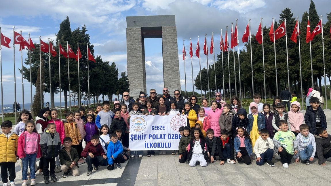 Şehit Polat Özbek İlkokulu Çanakkale Şehitleri Anıtında Ziyarette
